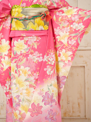 FR-078　ピンク地百合　振袖