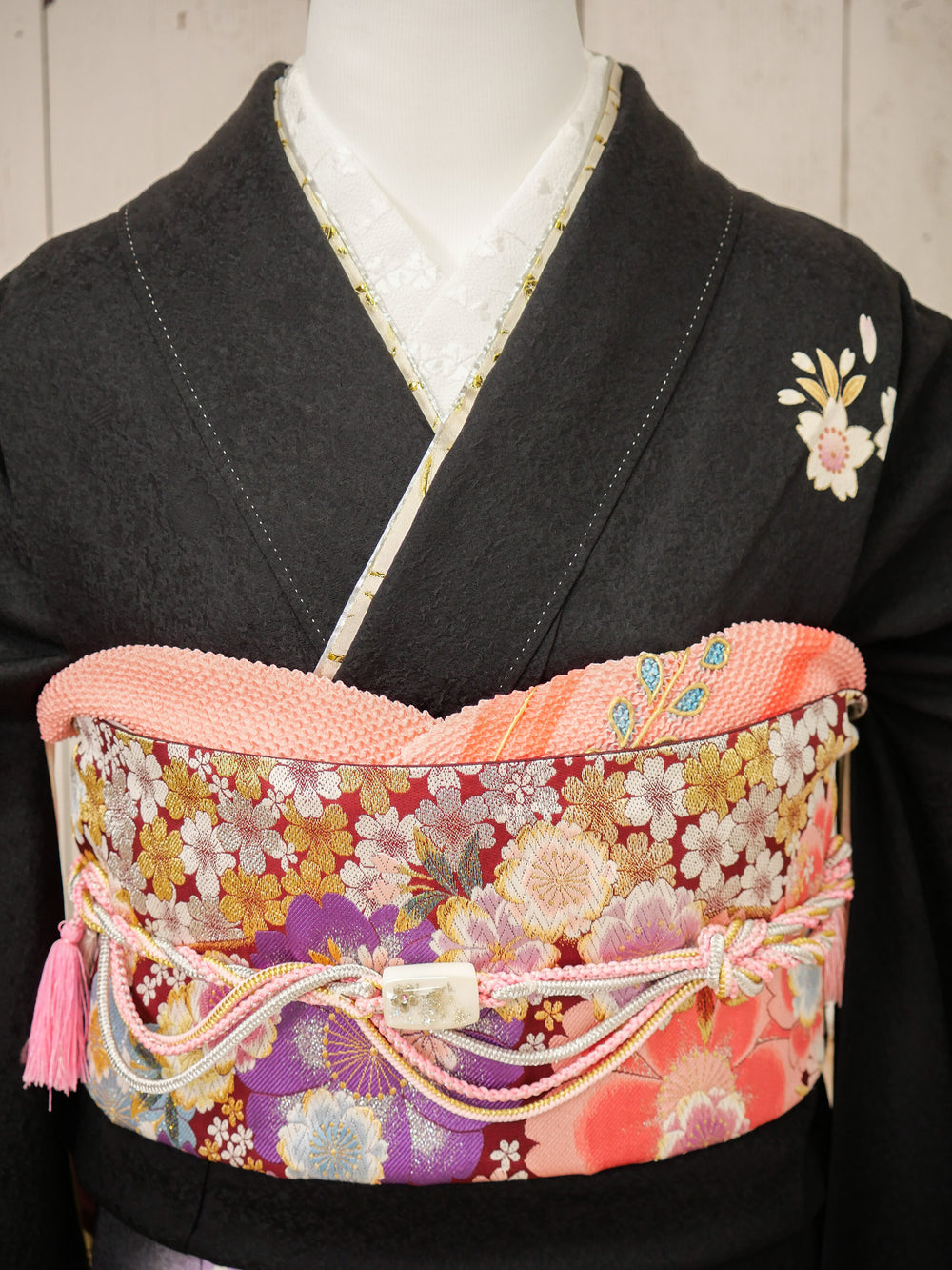 FR-084    黒地ピンク桜　振袖