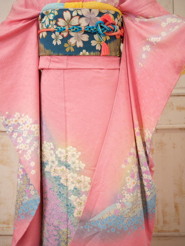 FR-085   ピンク地小花　振袖