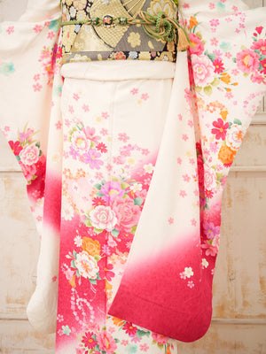 FK-020　白地ピンク花　振袖.