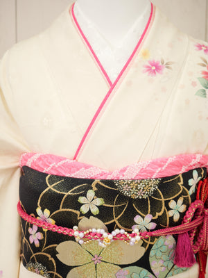 FK-021　白地ピンク小花　振袖.