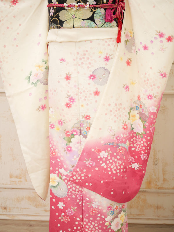 FK-021　白地ピンク小花　振袖.