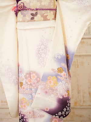 FK-023　白地紫小花　振袖.