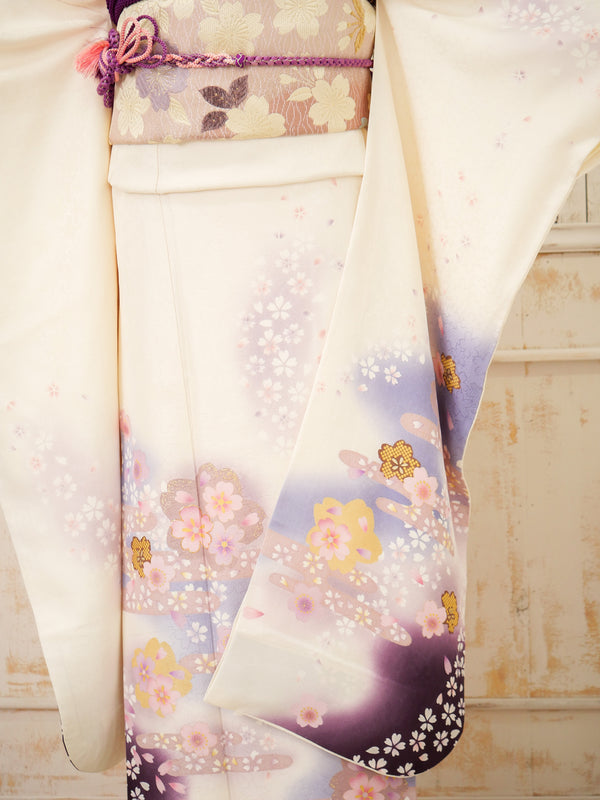 FK-023　白地紫小花　振袖.