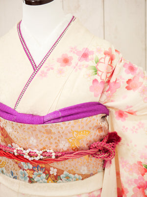 FK-026　白地ピンク牡丹　振袖.