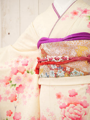FK-026　白地ピンク牡丹　振袖.