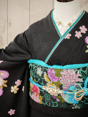 FK-027　黒地パープル菊　振袖.