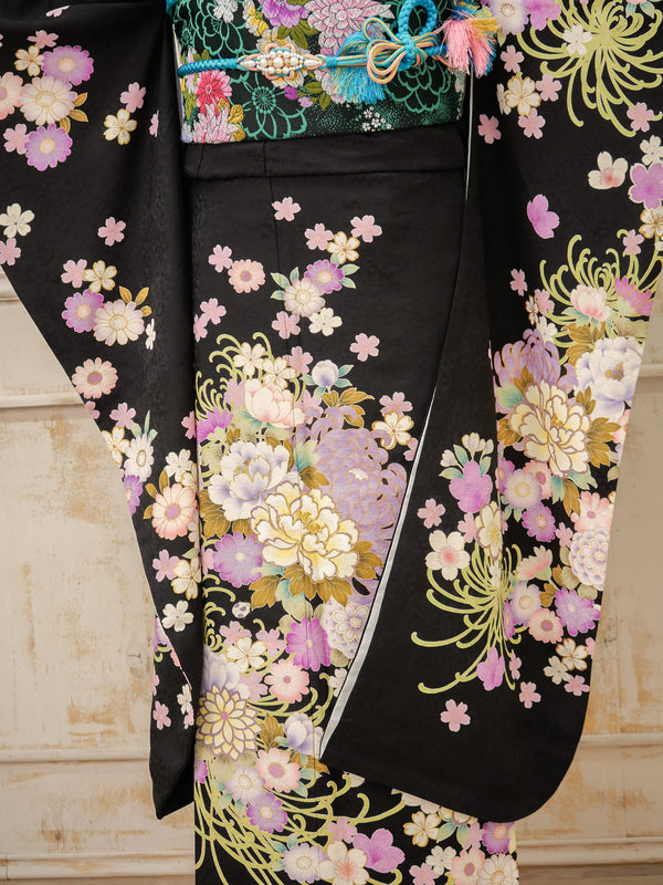 FK-027　黒地パープル菊　振袖.