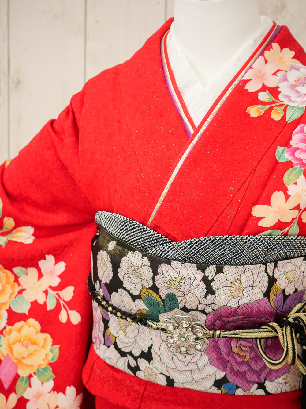 FK-033　赤地オレンジ牡丹　振袖.