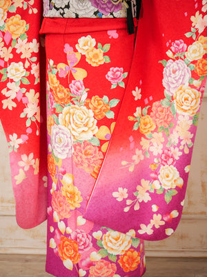 FK-033　赤地オレンジ牡丹　振袖.