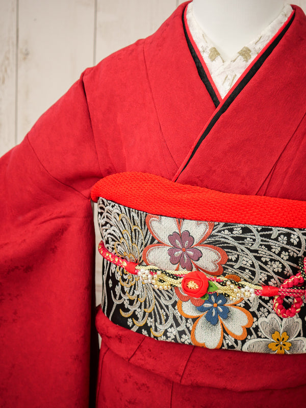 FK-035　赤地しぼり柄波　振袖.