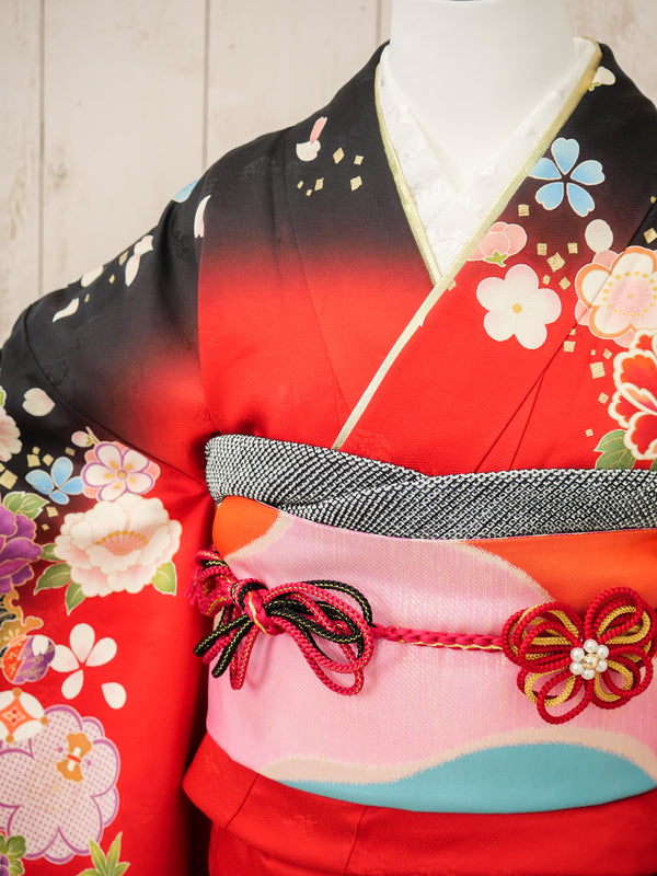 FK-036　赤地黒グラデ　振袖.