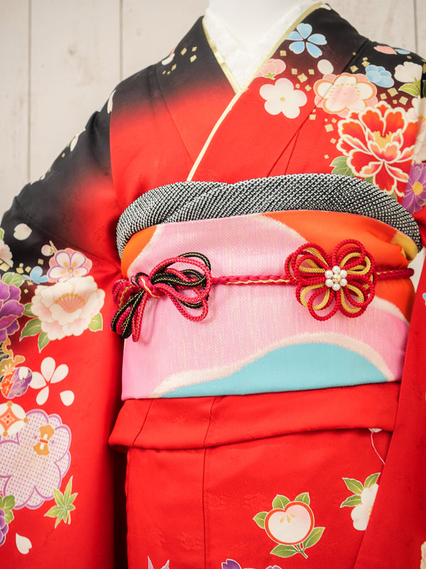 FK-036　赤地黒グラデ　振袖.