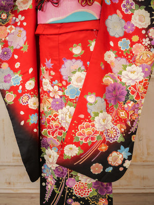 FK-036　赤地黒グラデ　振袖.