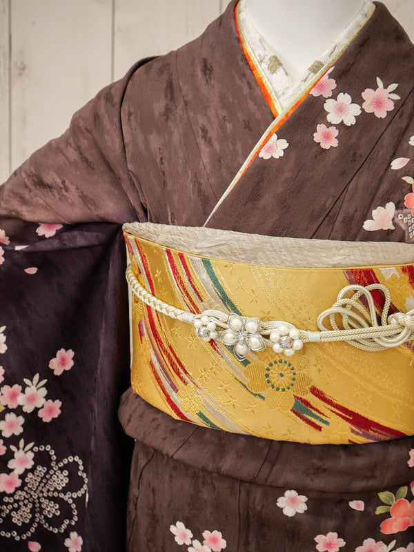 FK-038　茶色地花　振袖.
