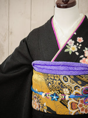 FK-039　黒地パープル御所車　振袖.