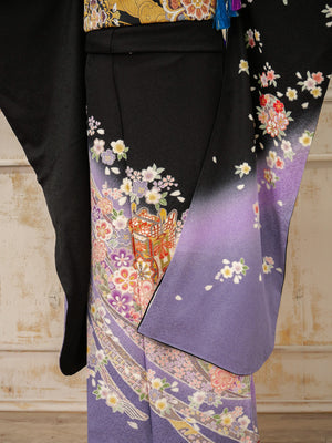 FK-039　黒地パープル御所車　振袖.
