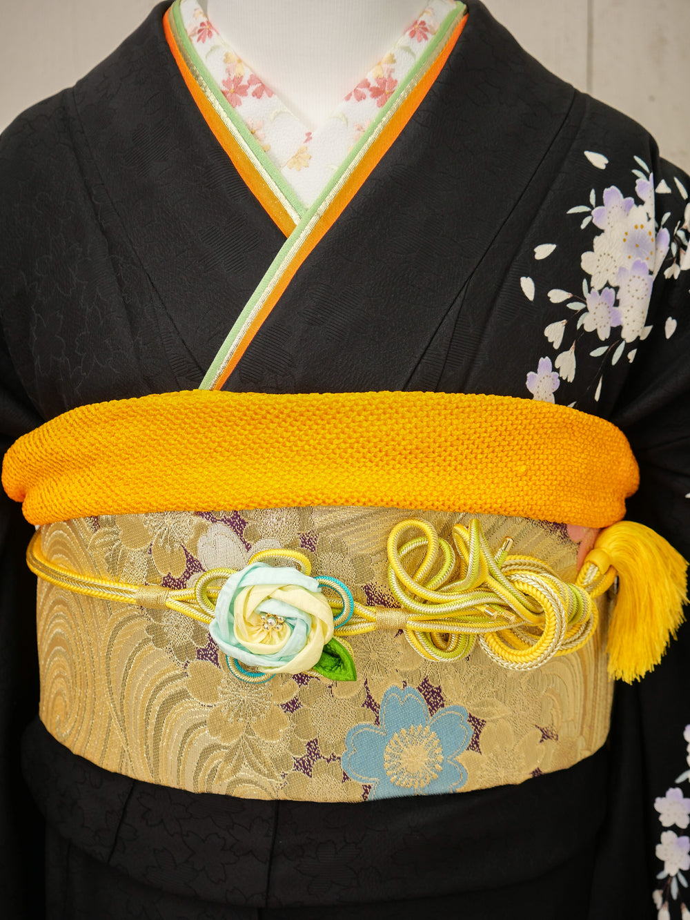 FK-040　黒地紫枝垂れ桜　振袖.