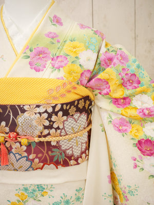 FK-041　白地黄色花　振袖.