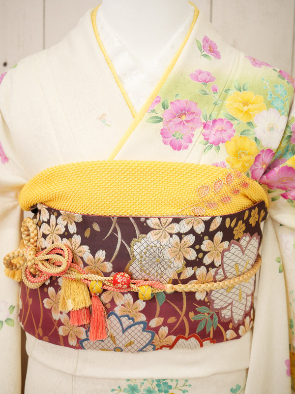 FK-041　白地黄色花　振袖.