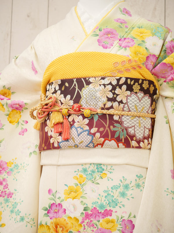 FK-041　白地黄色花　振袖.