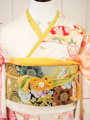 FK-042　白地しぼり柄　振袖.