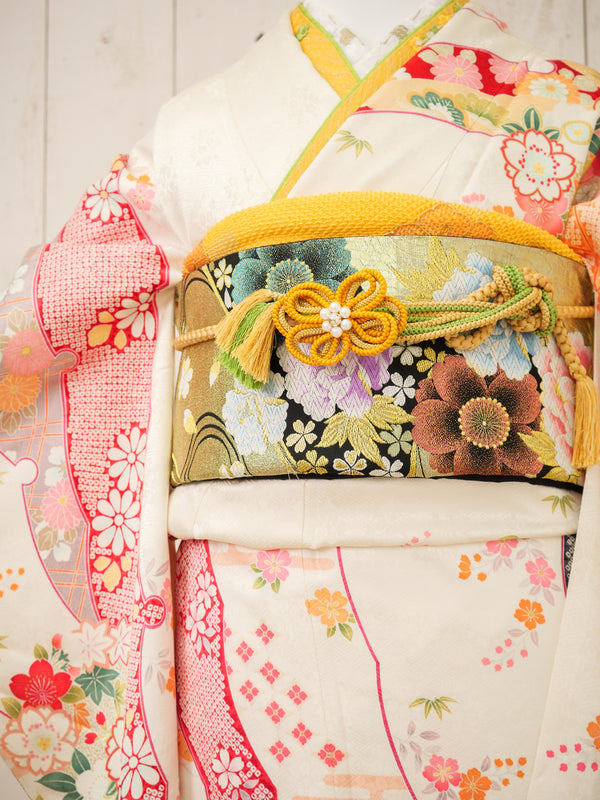 FK-042　白地しぼり柄　振袖.