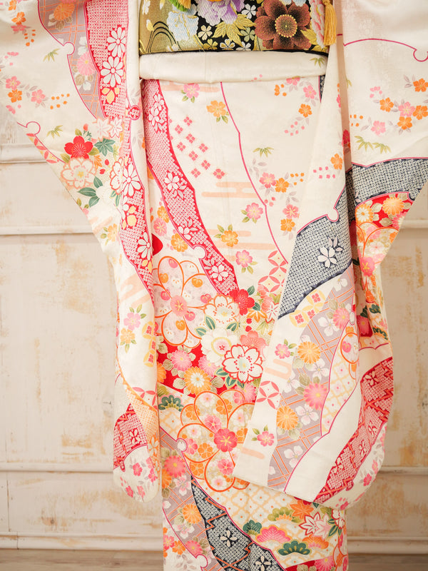 FK-042　白地しぼり柄　振袖.