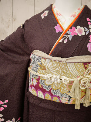 FK-043　茶地ピンク花　振袖.