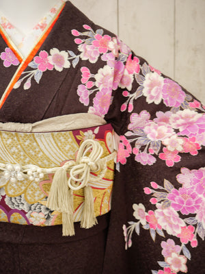 FK-043　茶地ピンク花　振袖.