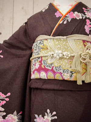 FK-043　茶地ピンク花　振袖.