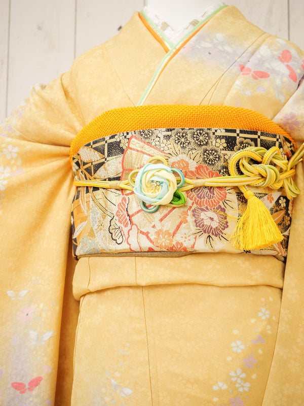 FK-044　黄色地ピンク蝶　振袖.