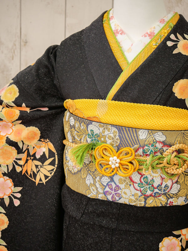 FK-046　黒地オレンジ八重ザクラ　振袖.