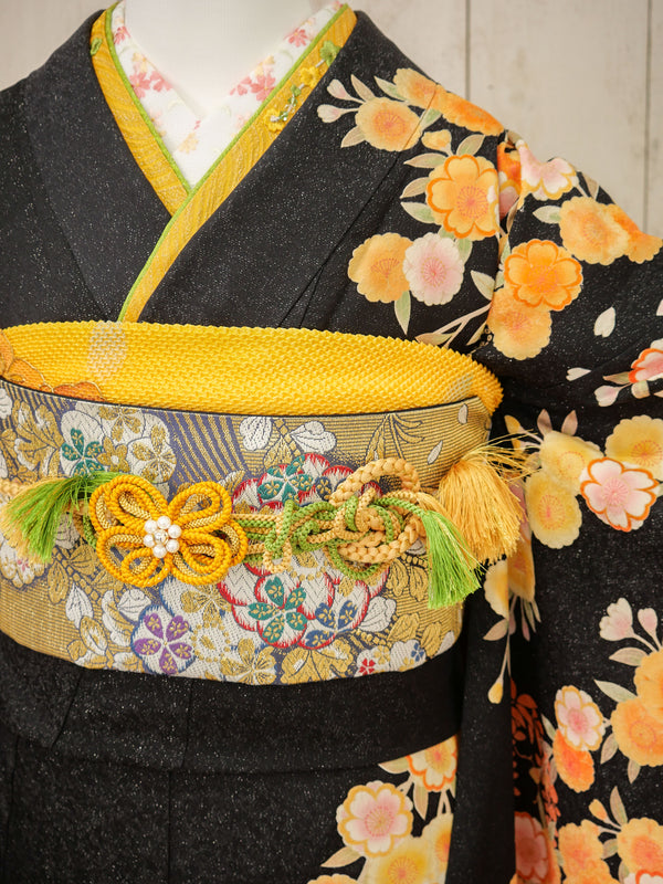 FK-046　黒地オレンジ八重ザクラ　振袖.