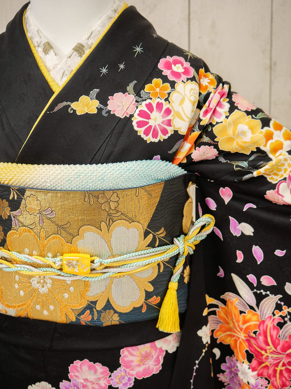 FK-047　黒地ピンクオレンジ　振袖.