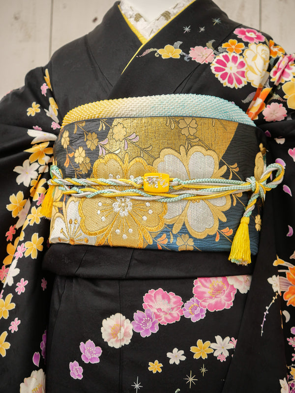 FK-047　黒地ピンクオレンジ　振袖.