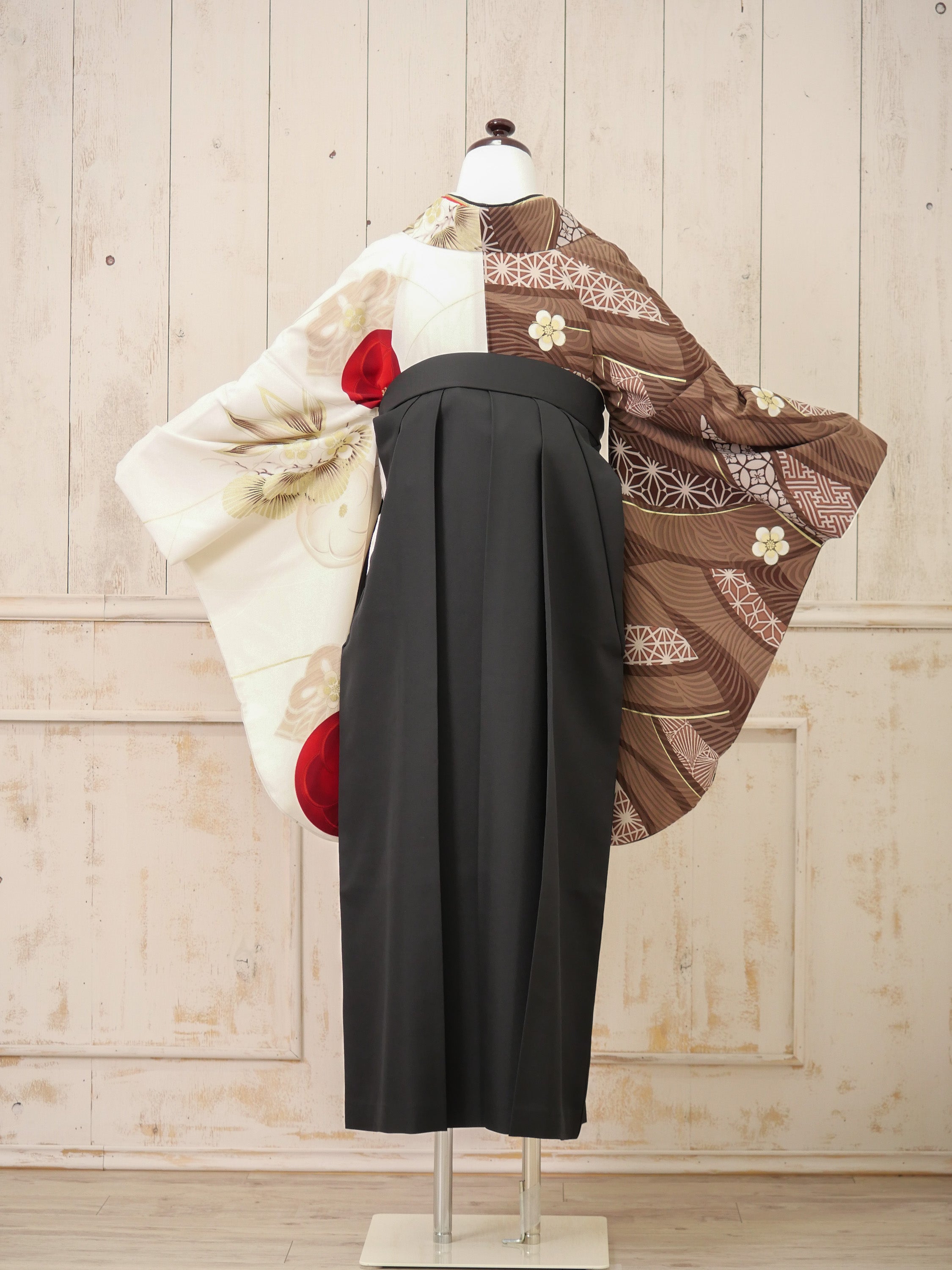 KR-139/JAPAN STYLE×中村里砂 ブラウン片身替り 卒業袴