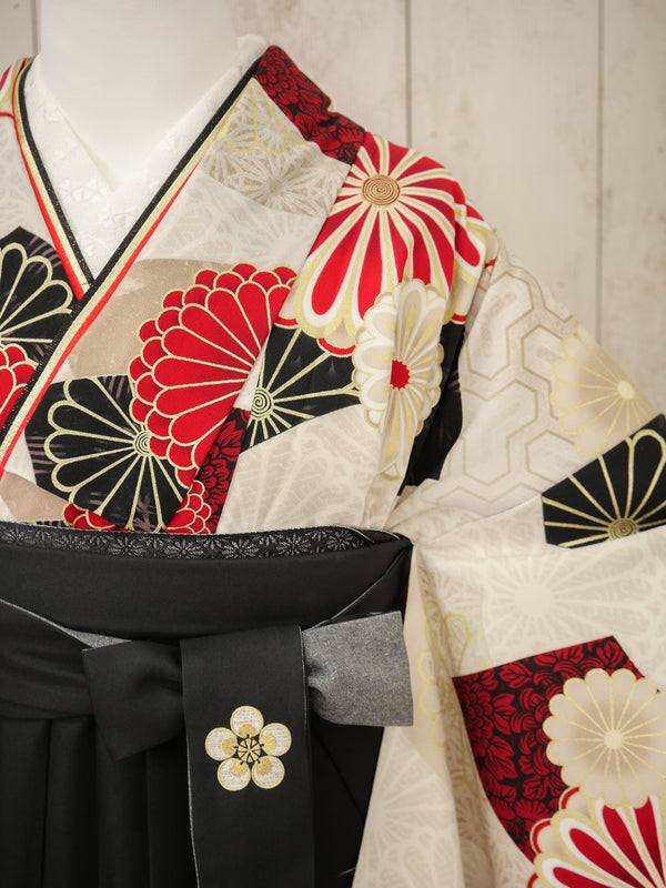 KR-136/JAPAN STYLE×中村里砂 ベージュ扇面に菊　卒業袴