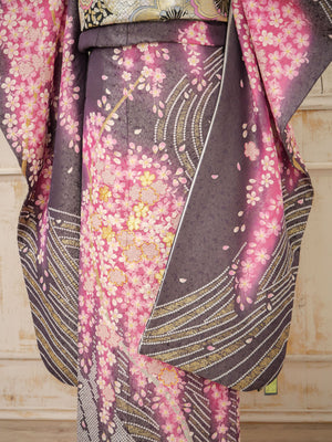 FI-005   桜時雨　振袖