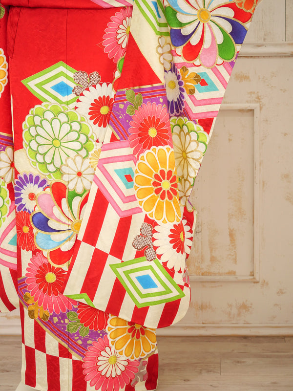 FI-006   赤地牡丹　振袖