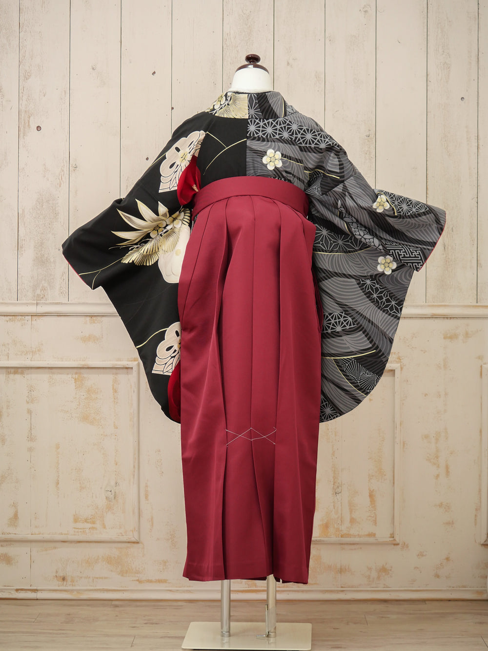 KR-138/JAPAN STYLE×中村里砂 黒片身替り　卒業袴