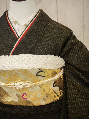 FI-011　黒地金彩小花　振袖