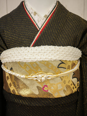 FI-011　黒地金彩小花　振袖