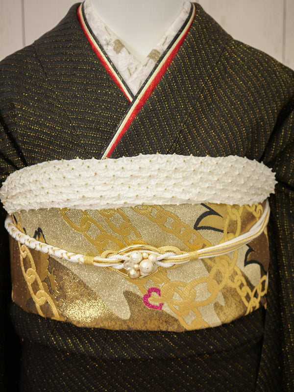 FI-011　黒地金彩小花　振袖