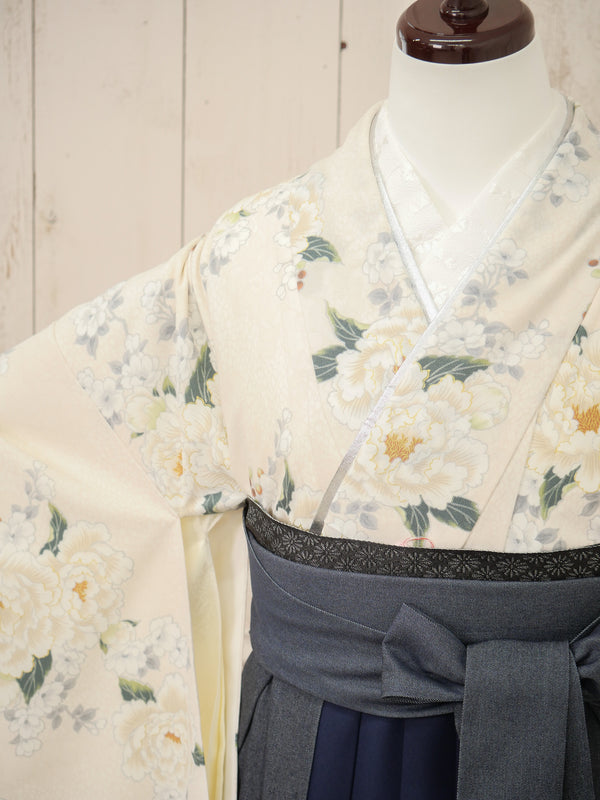 KR-142/Heather クリームレース牡丹　卒業袴