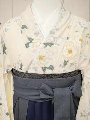 KR-142/Heather クリームレース牡丹　卒業袴