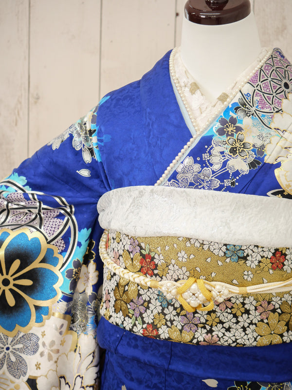 FI-013　青地金彩華紋　振袖