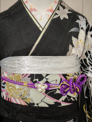 FI-014   黒地紫ぼかし菊　振袖