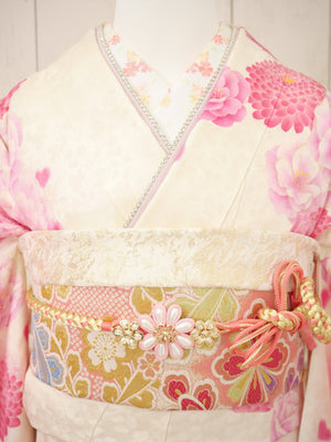 FI-017   白地ピンク薔薇　振袖