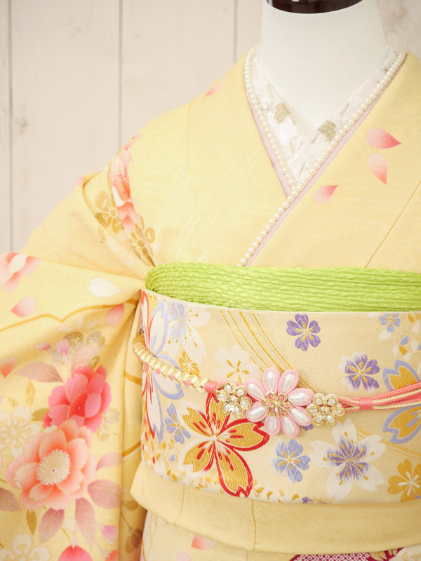FI-018    黄色地桜づくし　振袖
